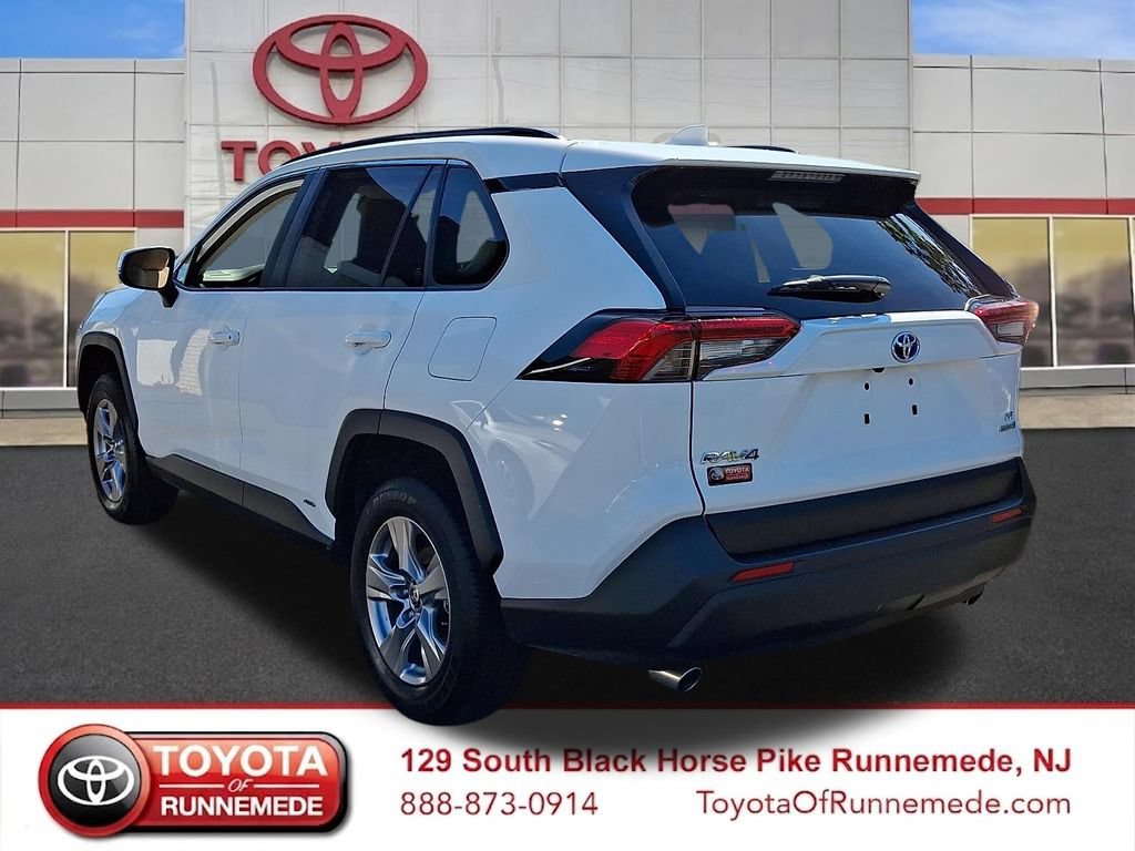 Certified 2023 Toyota RAV4 LE AWD/4WD image 4