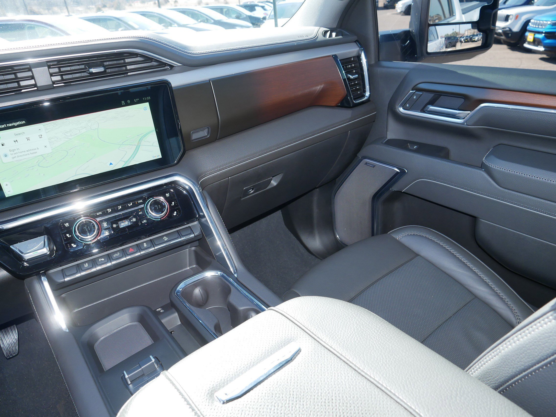 Used 2025 GMC Sierra 2500 Denali w/ Denali Reserve Package AWD/4WD image 11