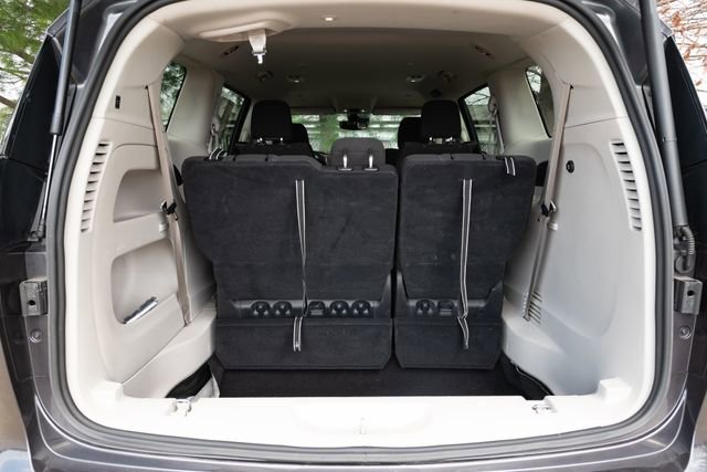Used 2023 Chrysler Voyager LX image 27