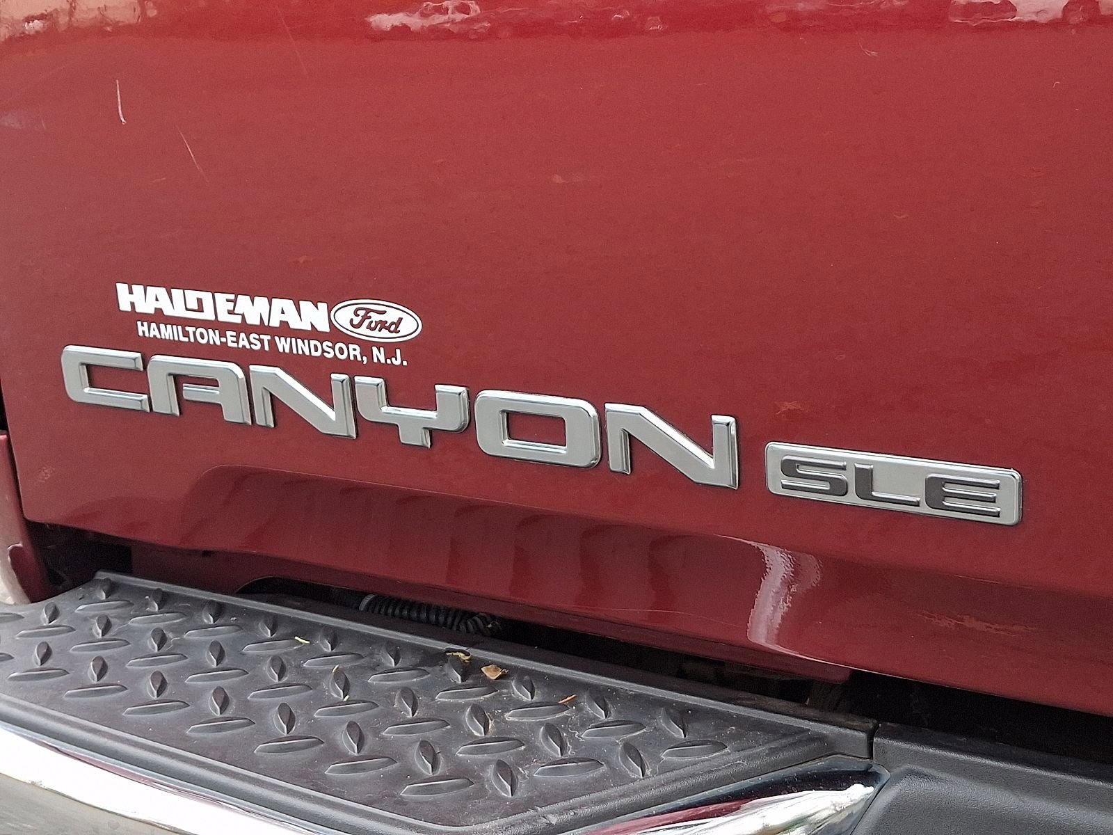 Used 2011 GMC Canyon SLE image 29