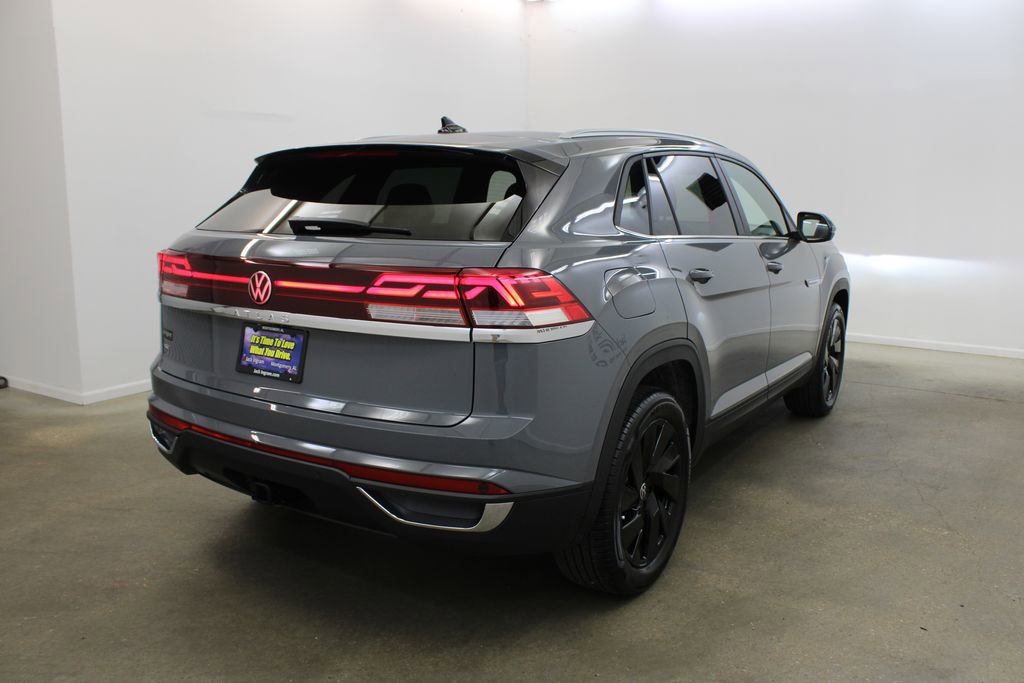 New 2026 Volkswagen Atlas Cross Sport SE FWD image 5