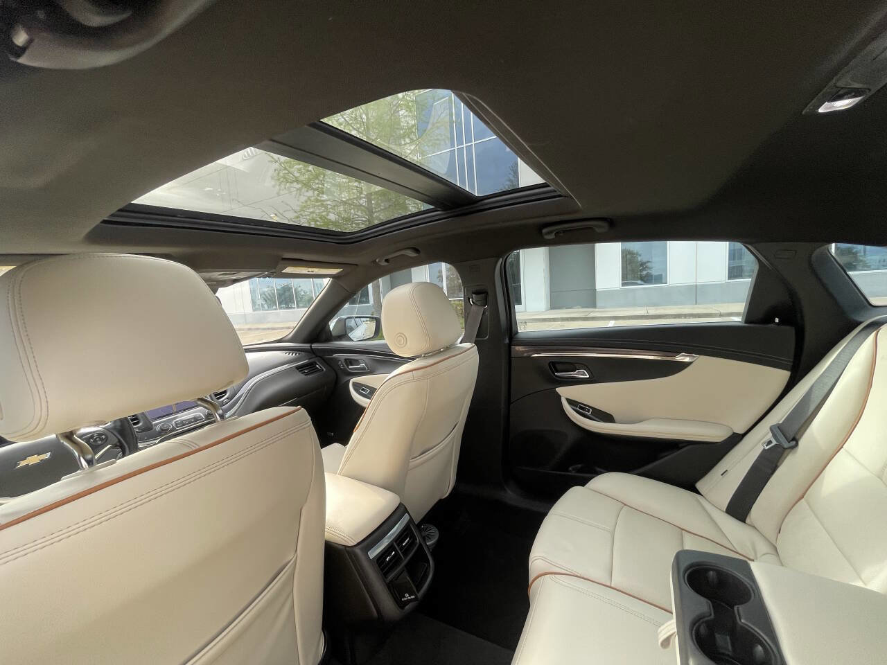 Used 2017 Chevrolet Impala Premier w/ Enhanced Convenience Package image 26