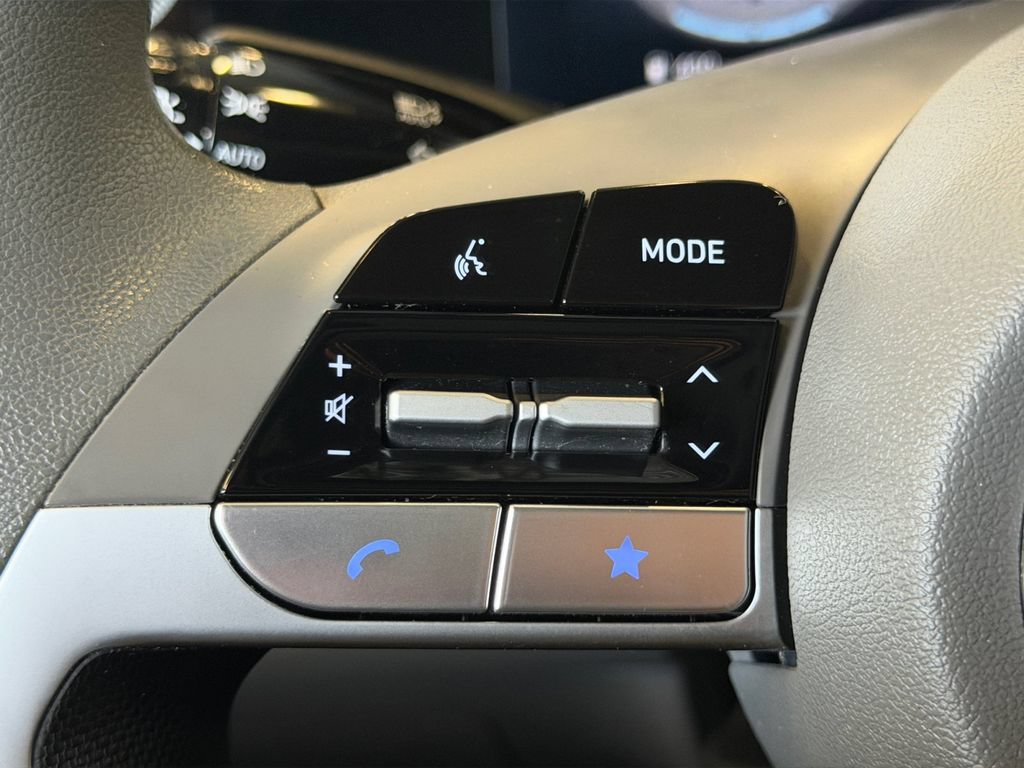 Used 2024 Hyundai Elantra SEL FWD image 29