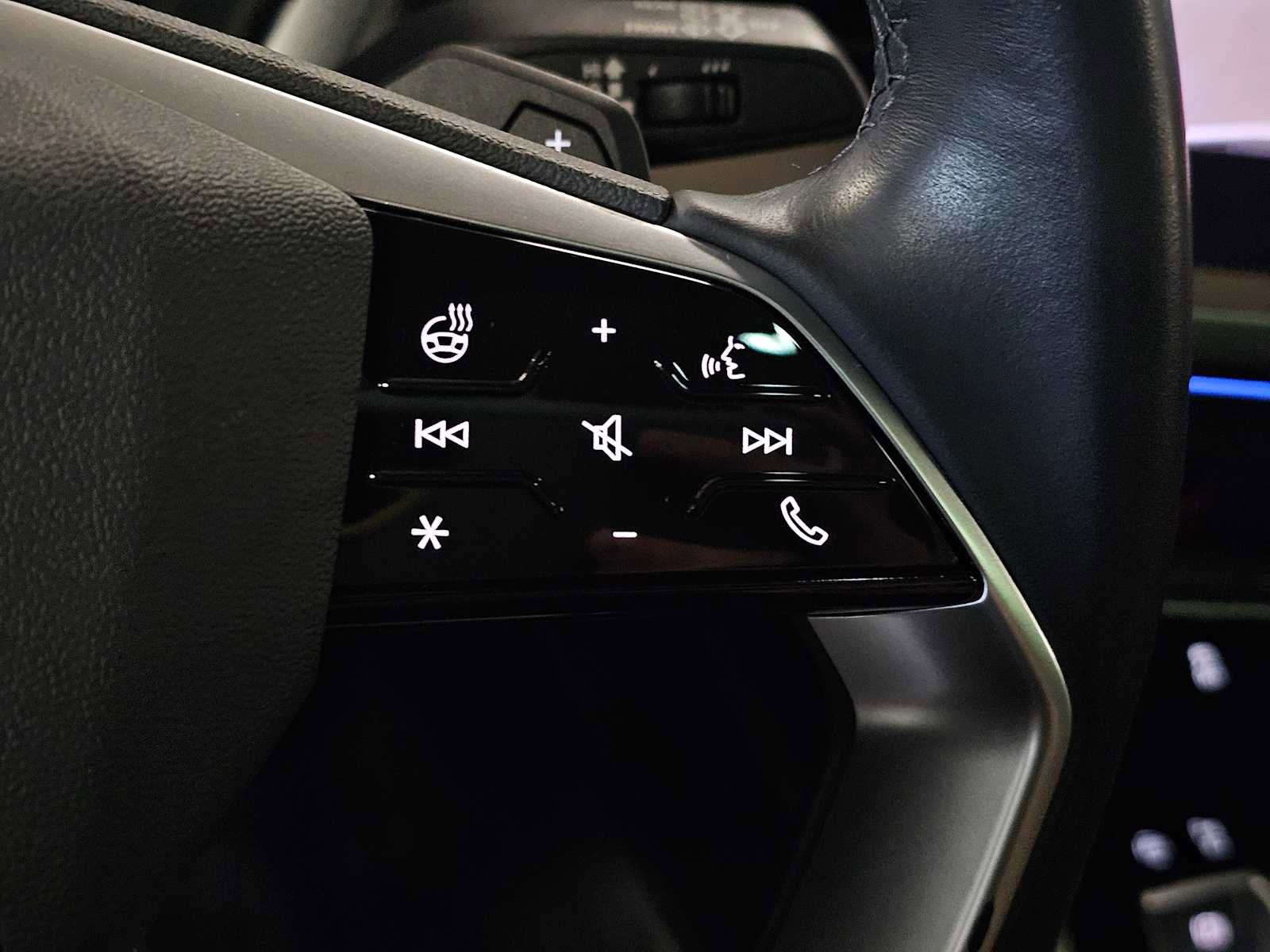 Used 2023 Audi Q4 e-tron Premium Plus w/ Premium Plus image 28