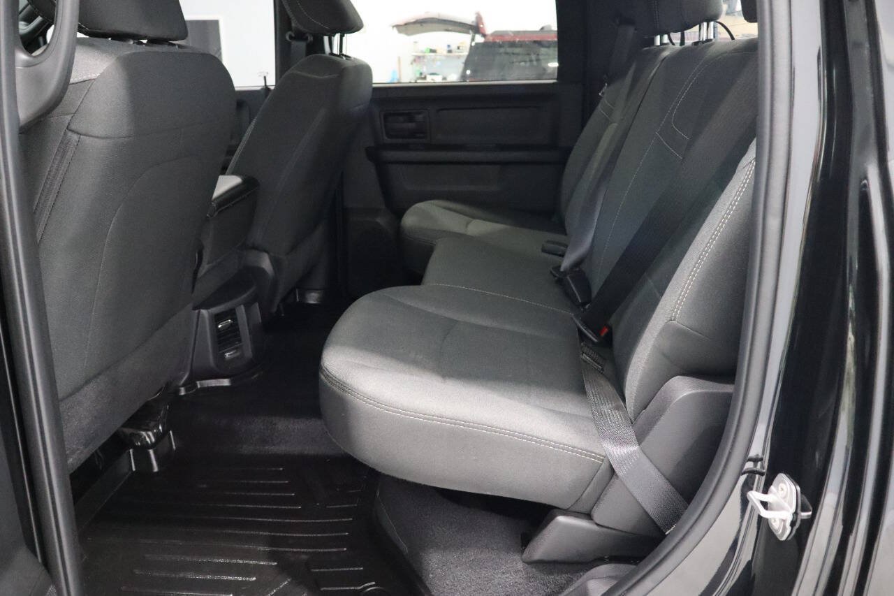 Used 2024 RAM 2500 Tradesman w/ Chrome Appearance Group AWD/4WD image 14