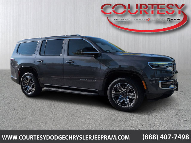 Used 2025 Jeep Wagoneer 4WD w/ Premium Group I