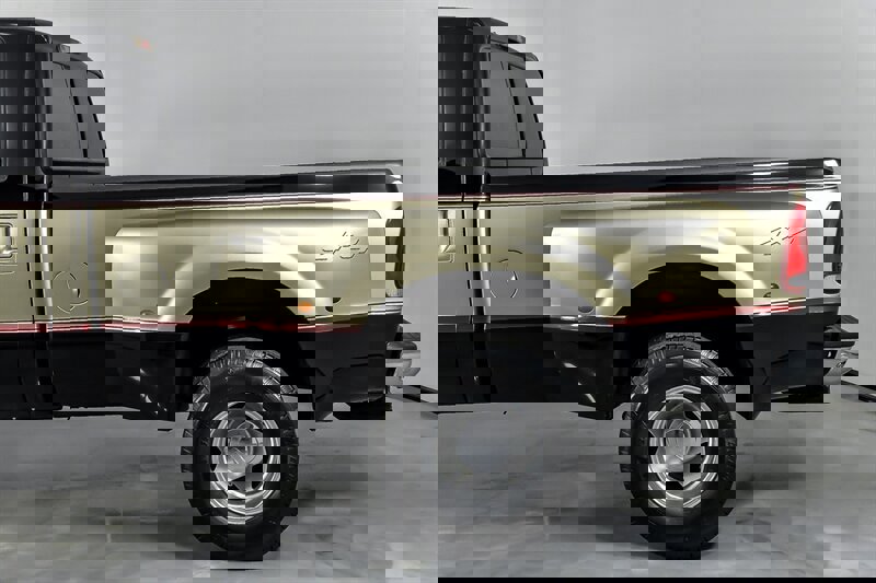 Used 2000 Ford F350 Lariat image 8