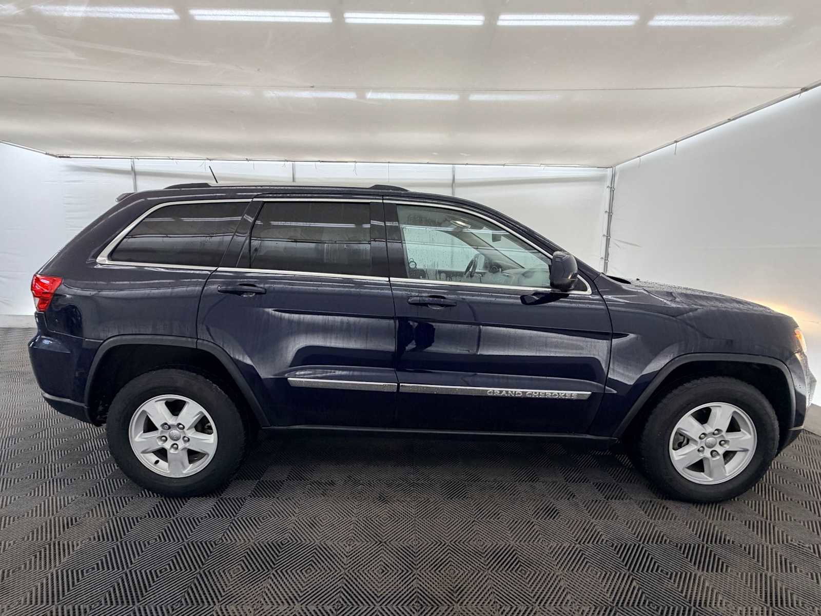 Used 2012 Jeep Grand Cherokee Laredo w/ All Weather Capability Group image 7