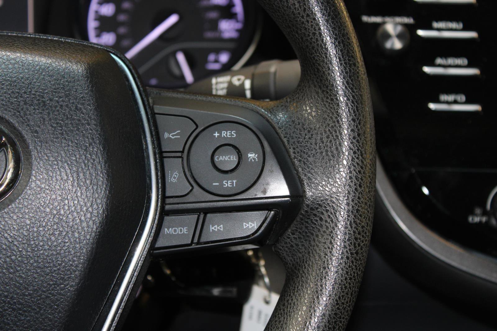 Used 2018 Toyota Camry LE FWD image 24