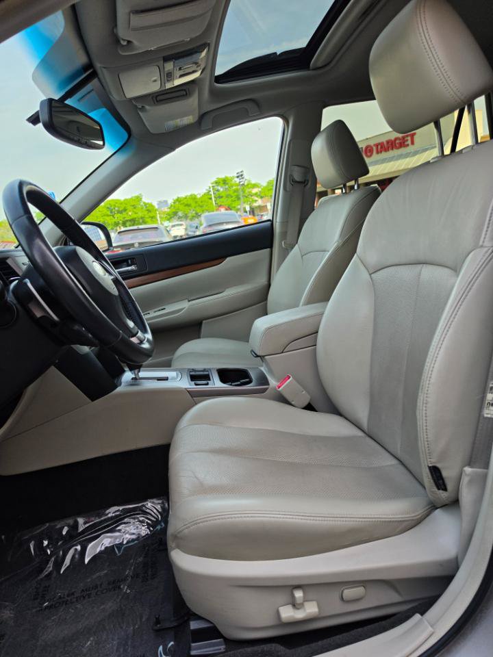 Used 2014 Subaru Outback 2.5i Limited w/ Moonroof Package AWD/4WD image 11