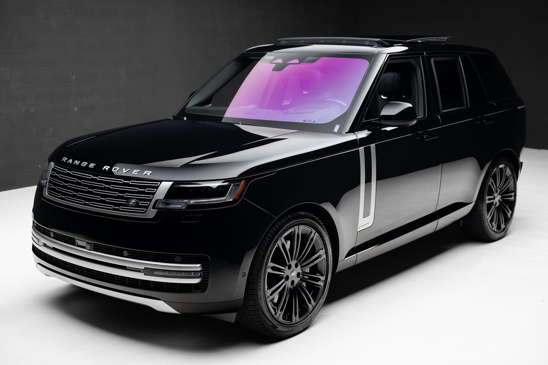 Used 2023 Land Rover Range Rover Autobiography AWD/4WD image 5
