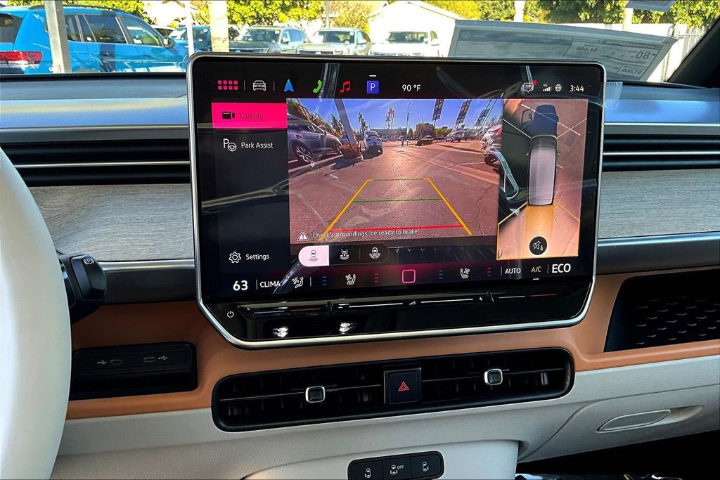 New 2025 Volkswagen ID. Buzz Pro S Plus image 12