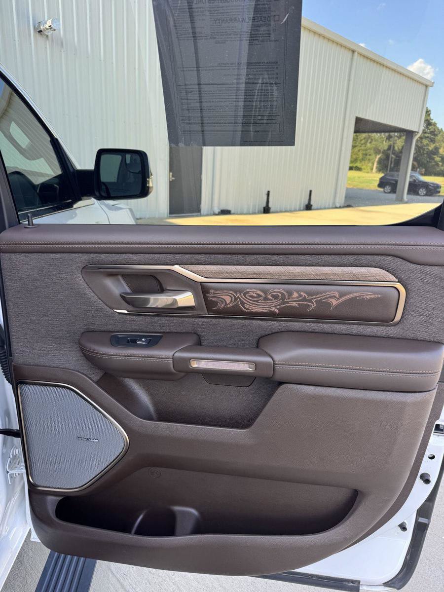 Used 2025 RAM 1500 Limited AWD/4WD image 21