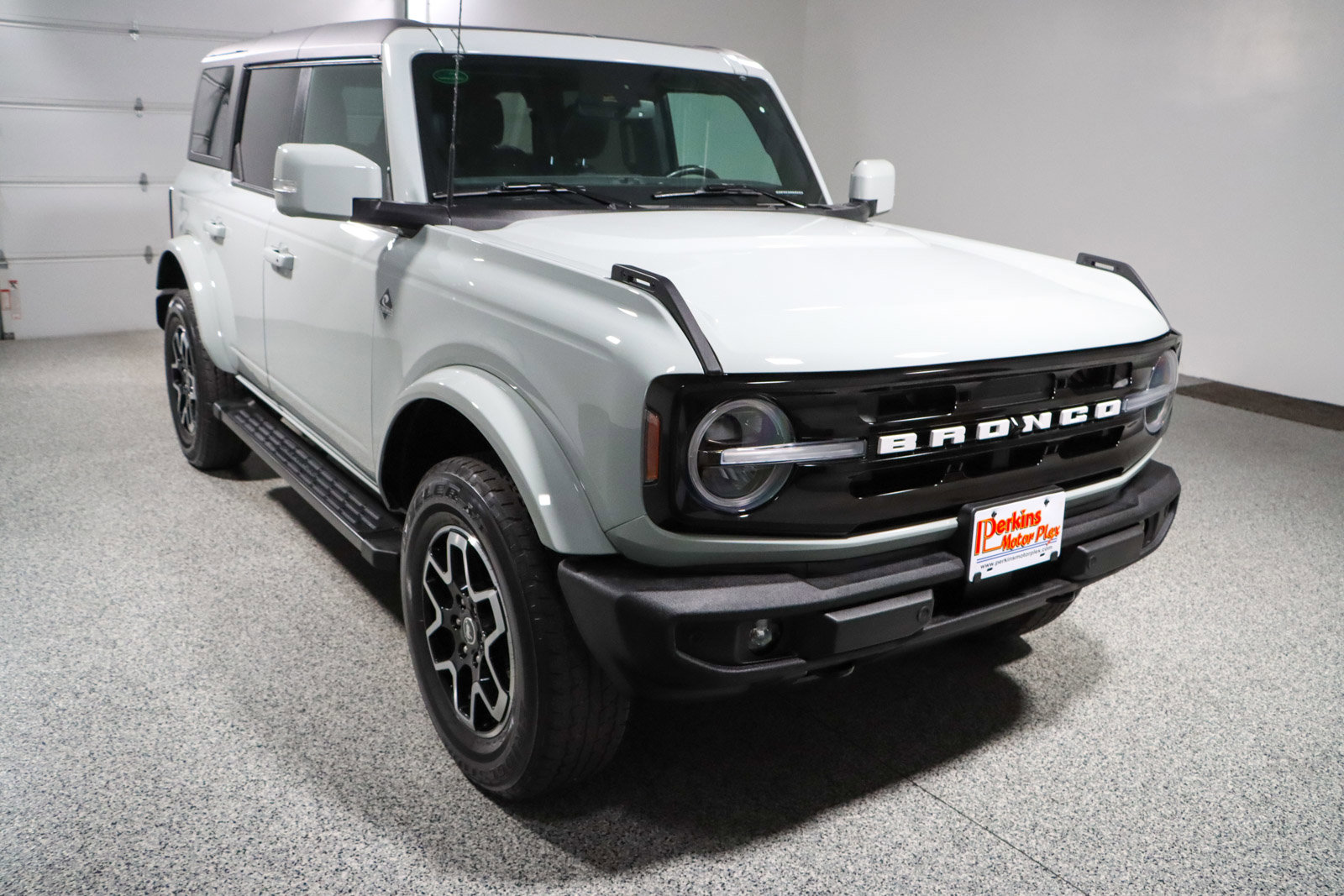 Used 2023 Ford Bronco Outer Banks image 5
