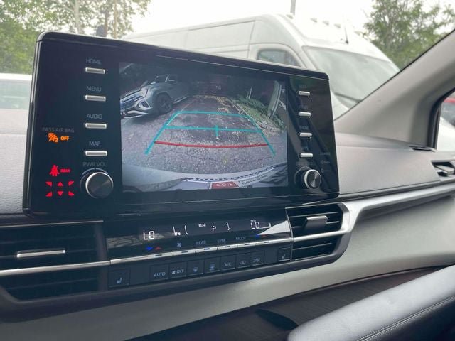 Certified 2024 Toyota Sienna XLE FWD image 31