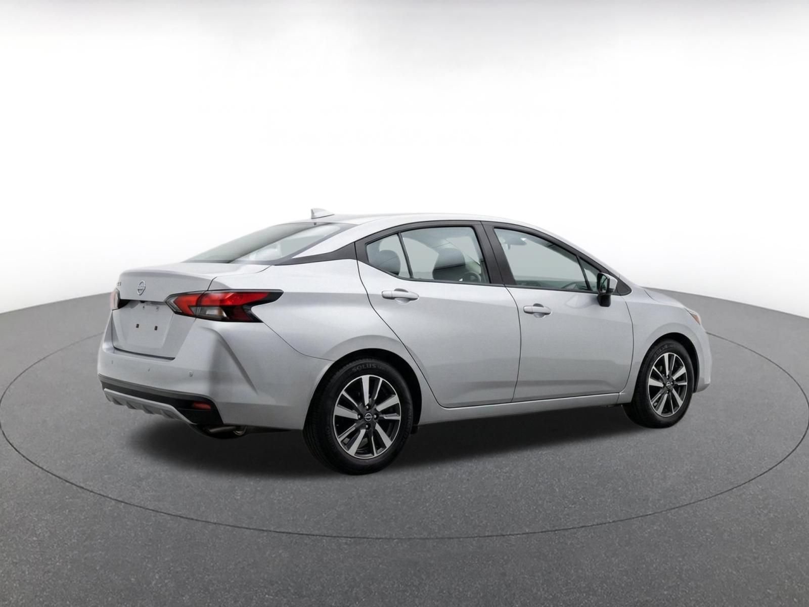 Used 2025 Nissan Versa SV FWD image 9