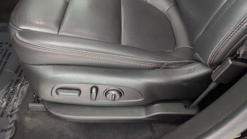Used 2023 Chevrolet Traverse RS AWD/4WD image 25