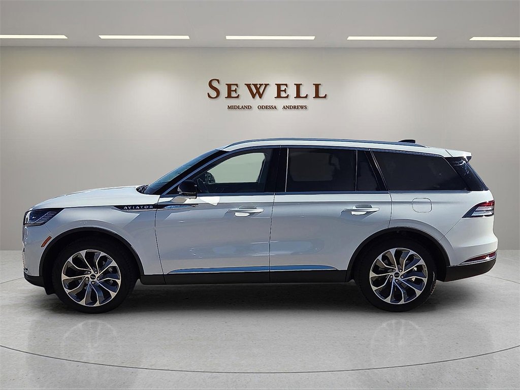 Certified 2025 Lincoln Aviator Reserve w/ Illumination Package image 2