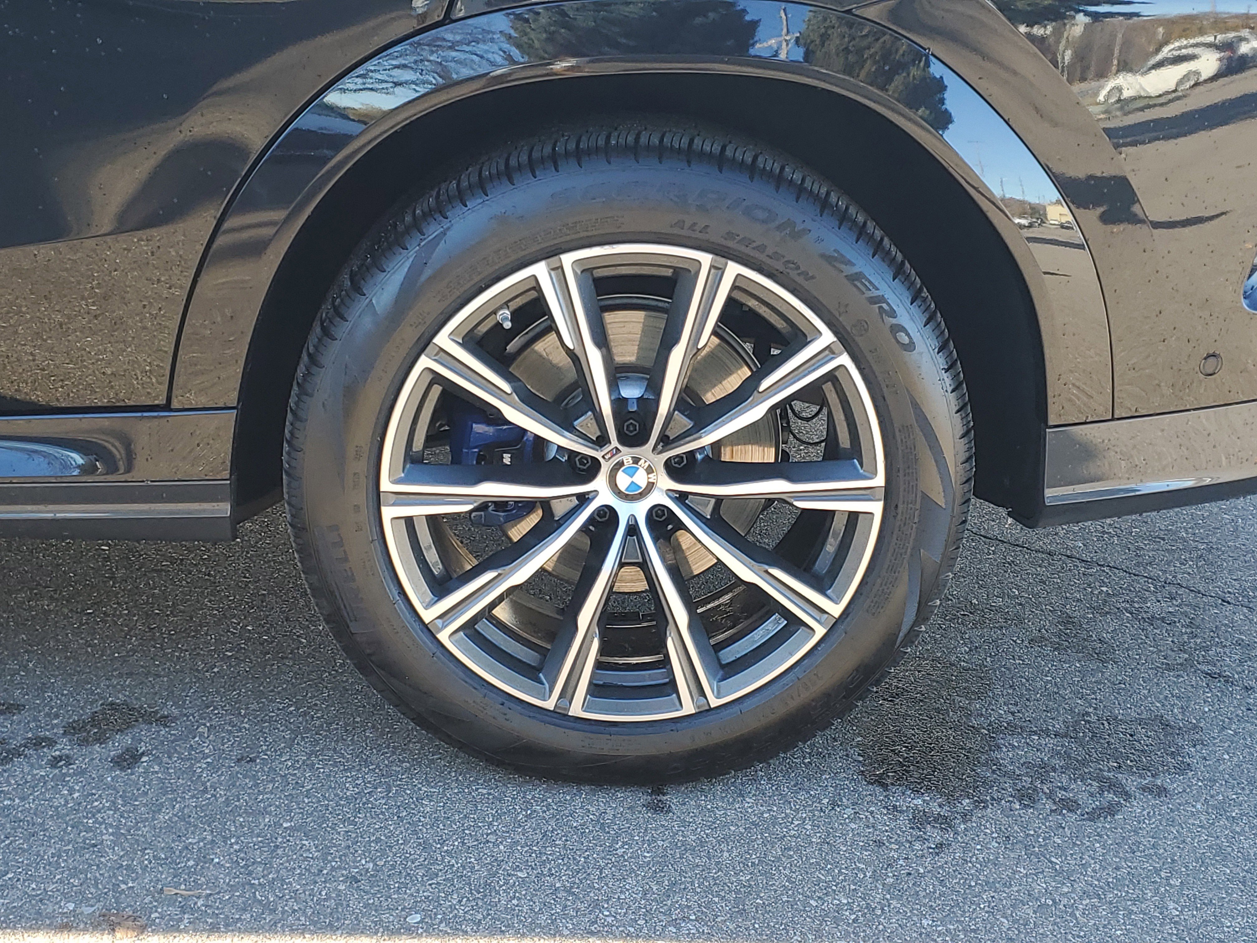 Used 2022 BMW X6 xDrive40i w/ Executive Package image 30