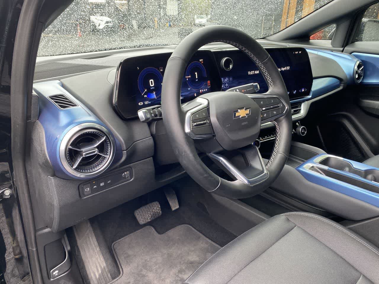 Used 2025 Chevrolet Equinox EV LT w/ Convenience Package FWD image 2