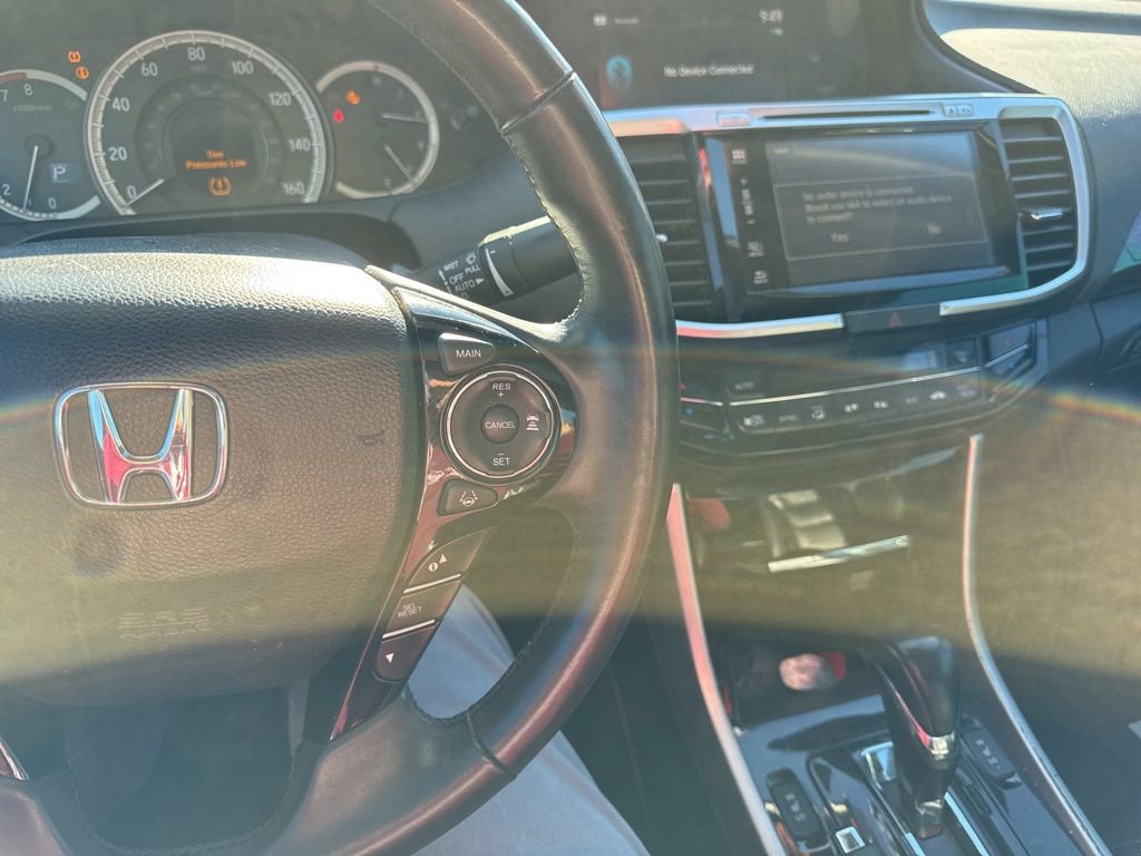 Used 2017 Honda Accord Touring image 22