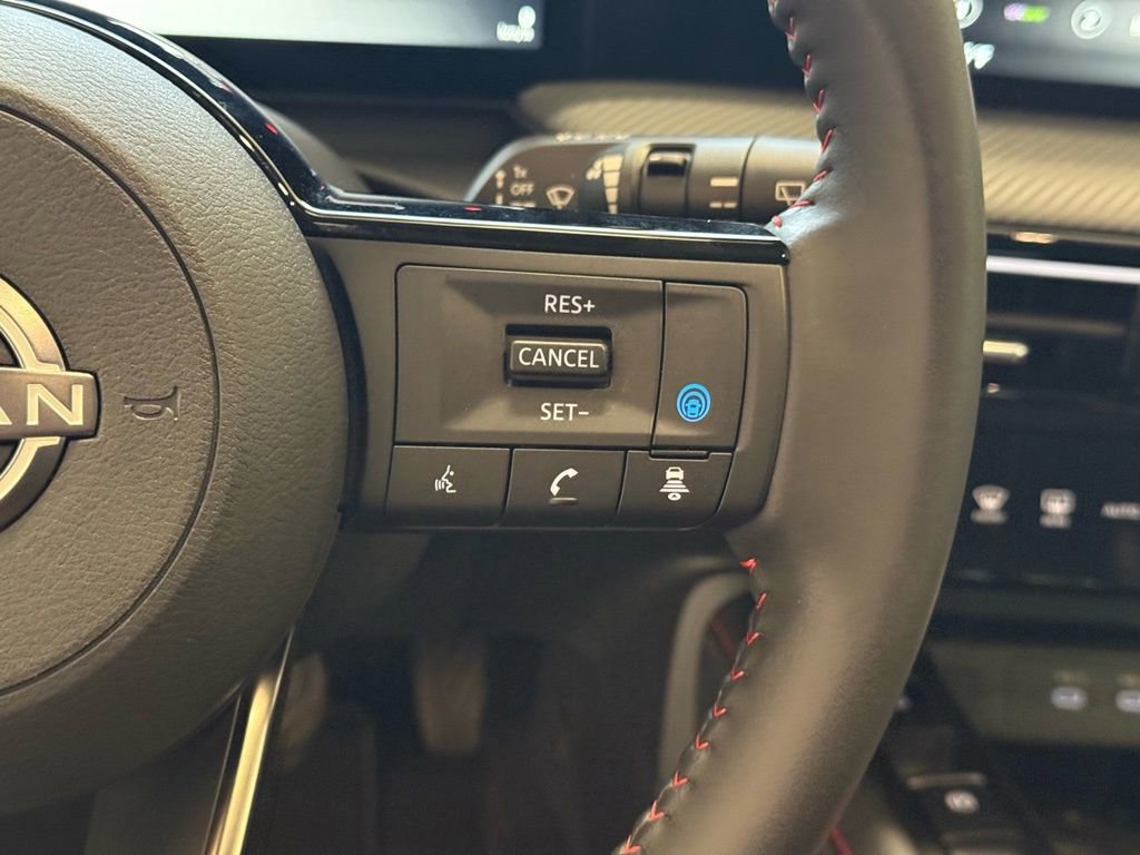 Used 2025 Nissan Kicks SR image 29