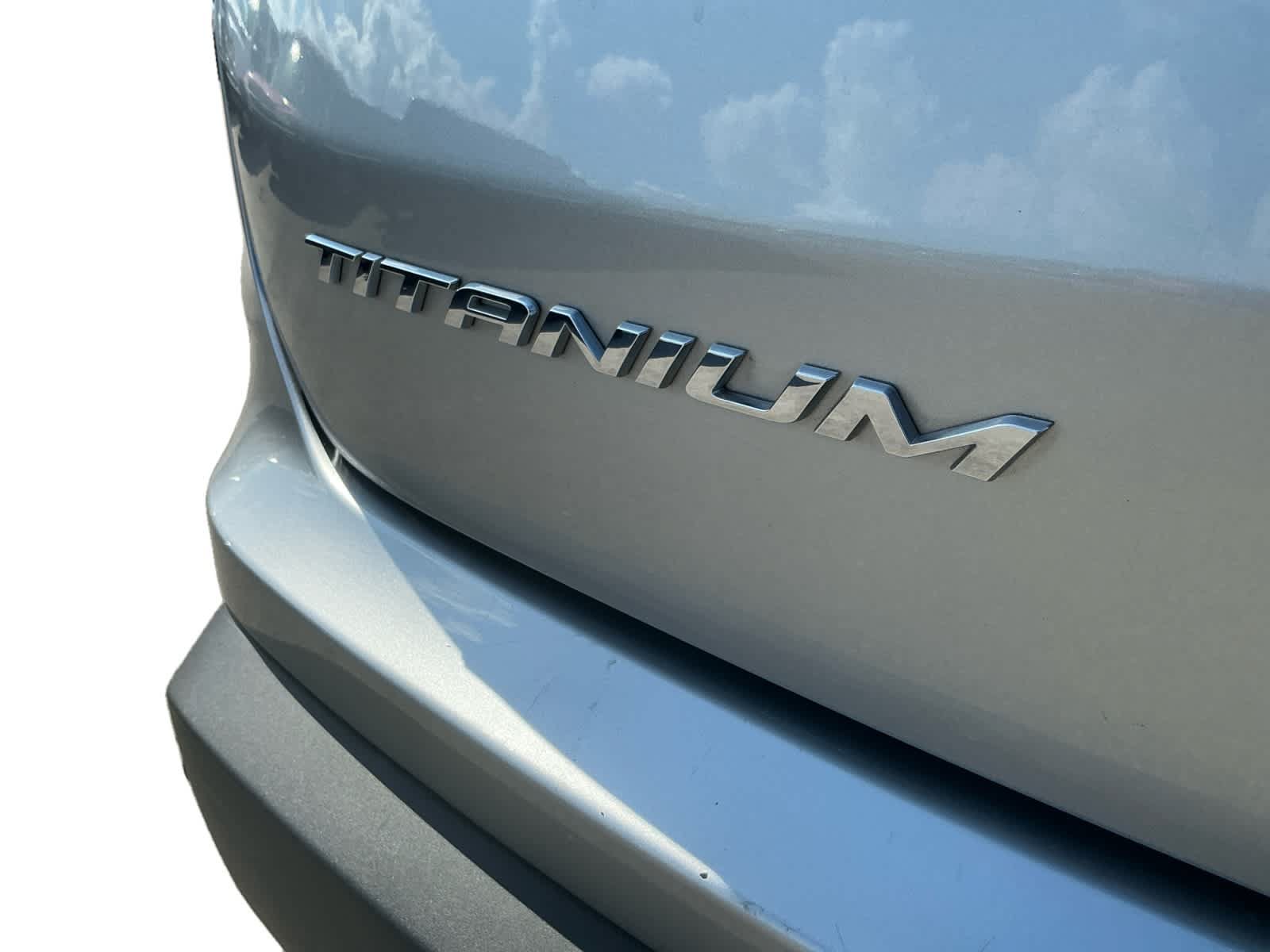 Used 2022 Ford Edge Titanium AWD/4WD image 17