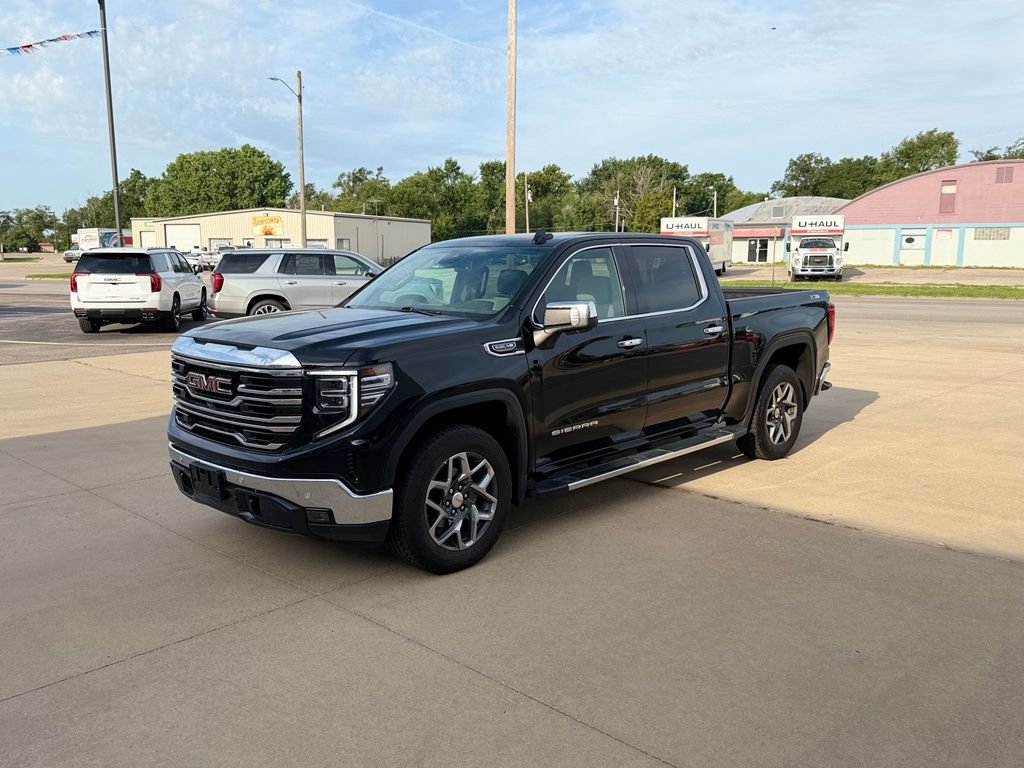Used 2024 GMC Sierra 1500 SLT w/ SLT Premium Plus Package AWD/4WD image 8