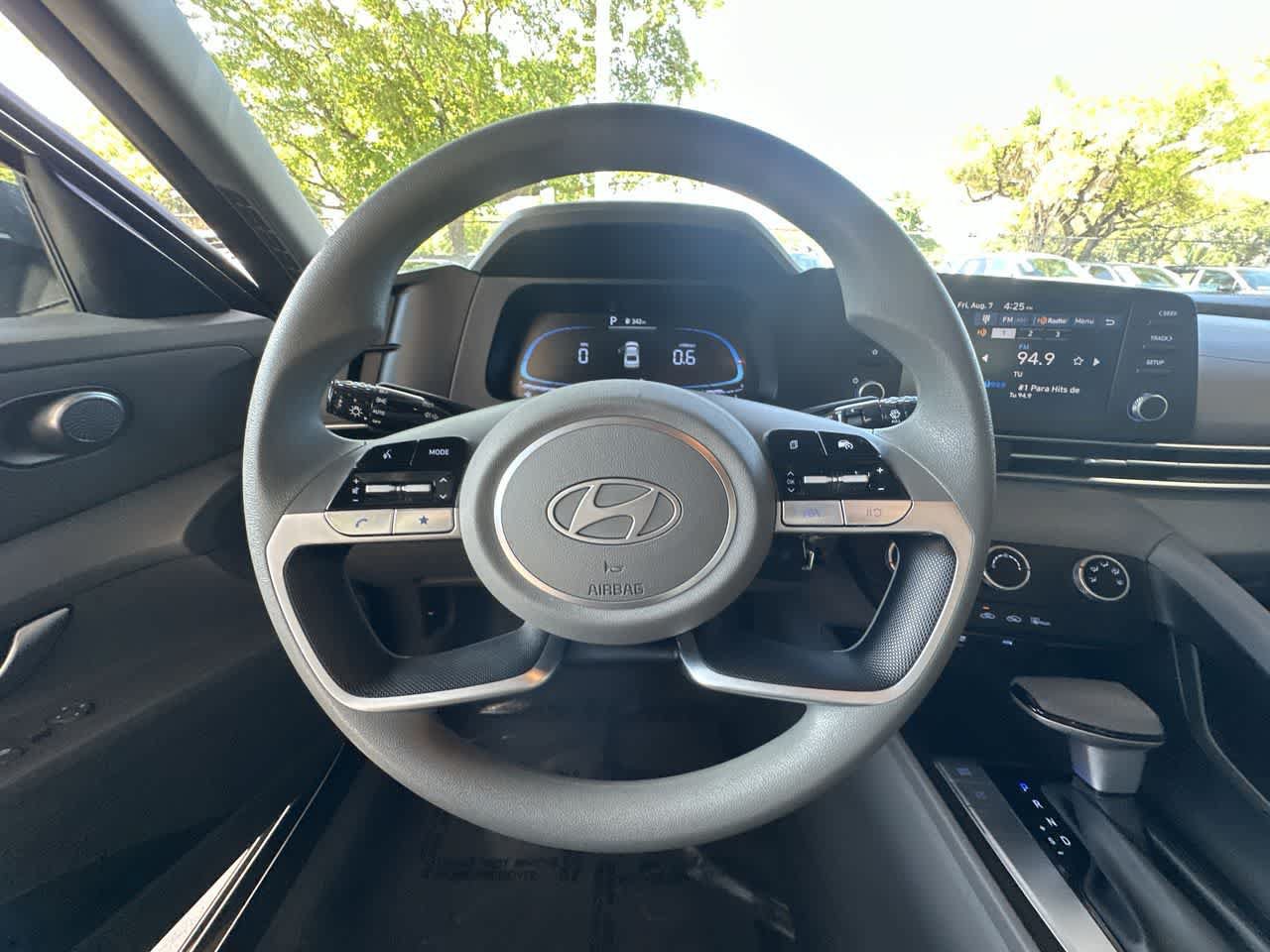 Used 2026 Hyundai Elantra SE FWD image 15