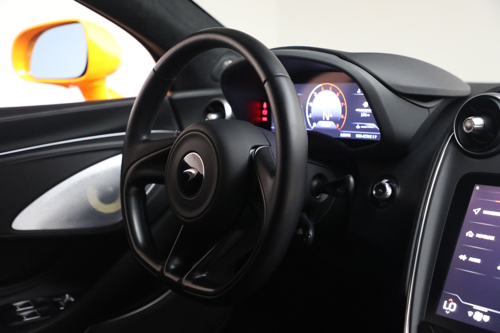 Used 2023 McLaren GT RWD image 22