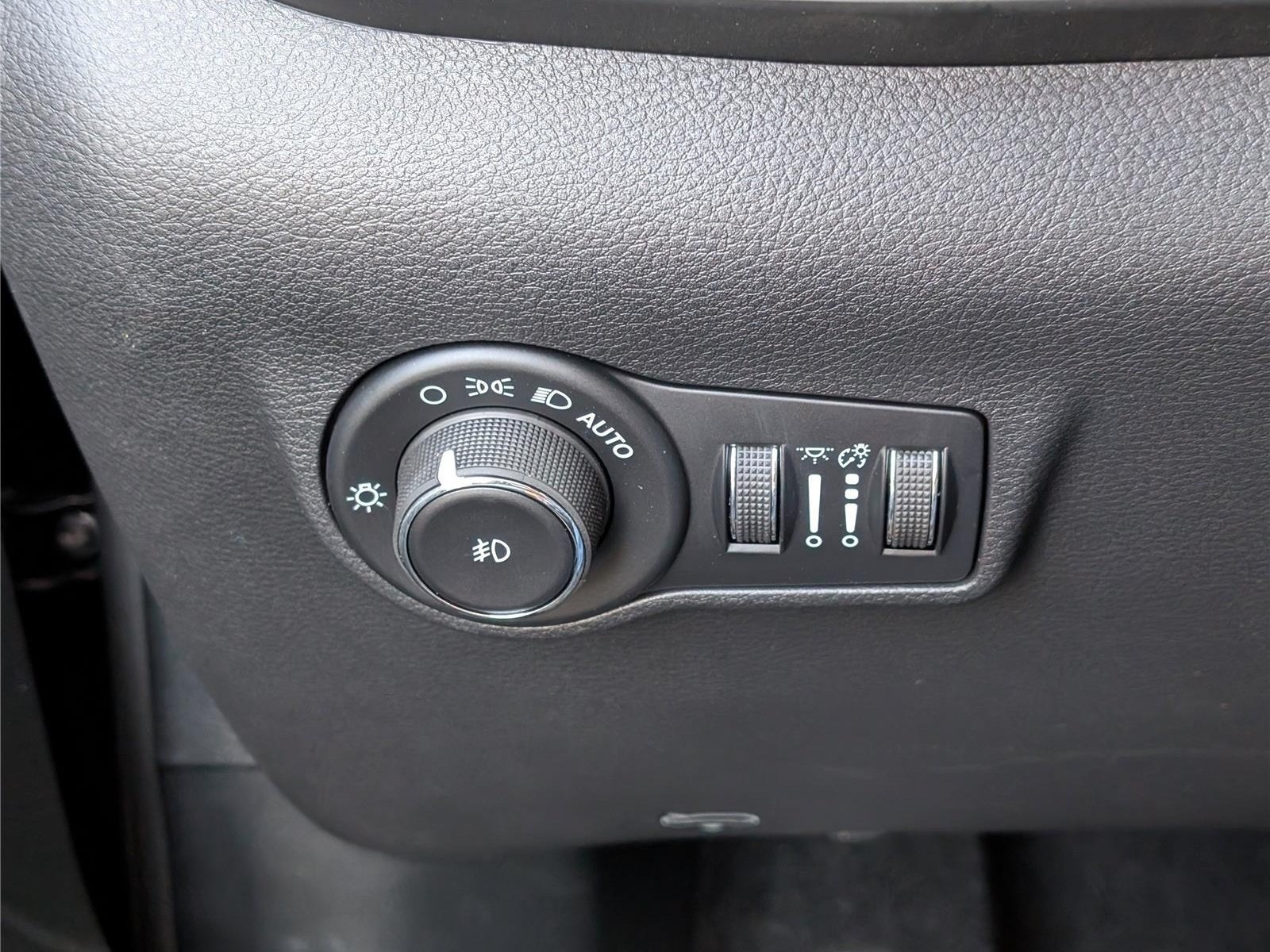 New 2026 Jeep Compass Limited AWD/4WD image 16
