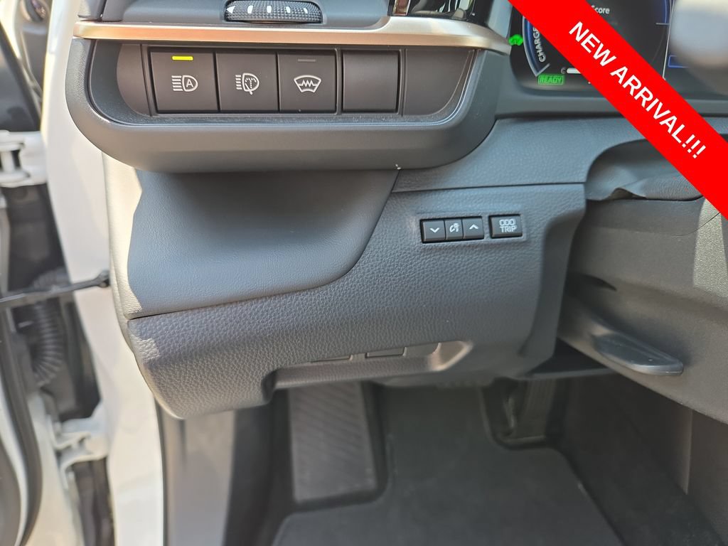 Used 2025 Toyota Crown Signia w/ Advanced Technology Package AWD/4WD image 16