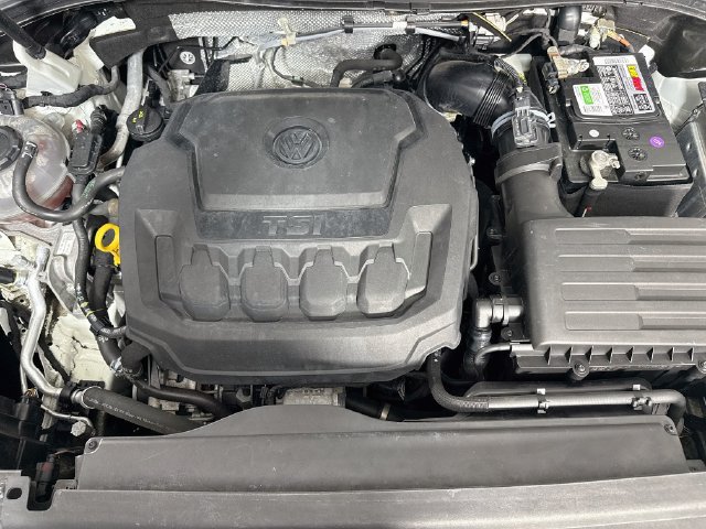 Used 2021 Volkswagen Tiguan SEL FWD image 38