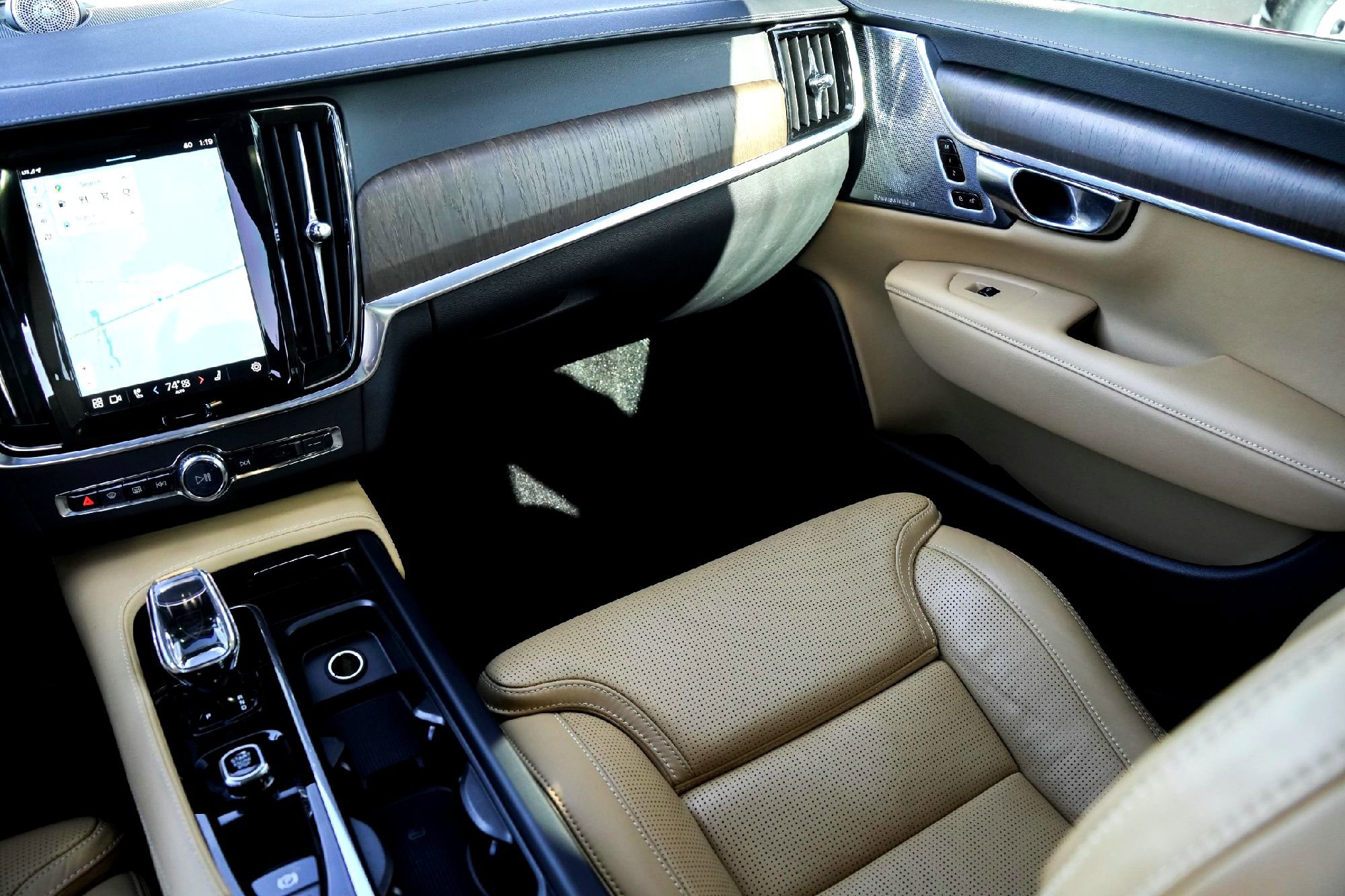 Used 2023 Volvo V90 B6 Cross Country Ultimate image 27