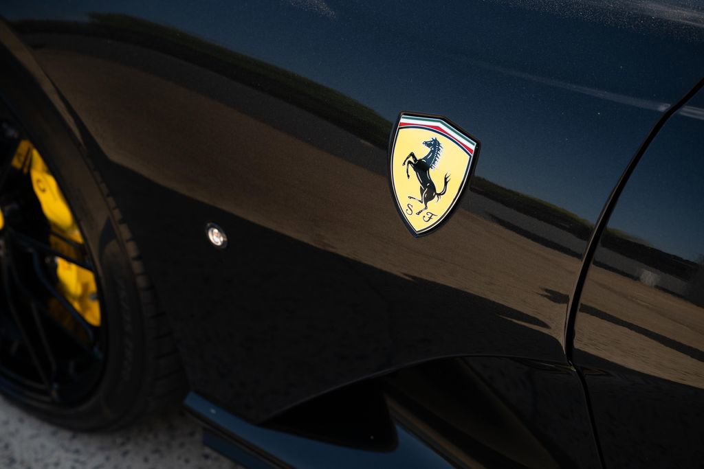 Used 2020 Ferrari 812 Superfast image 18
