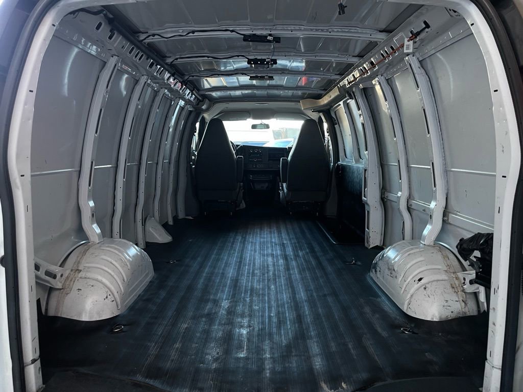 Used 2023 GMC Savana 2500 Extended w/ Driver Convenience Package image 22