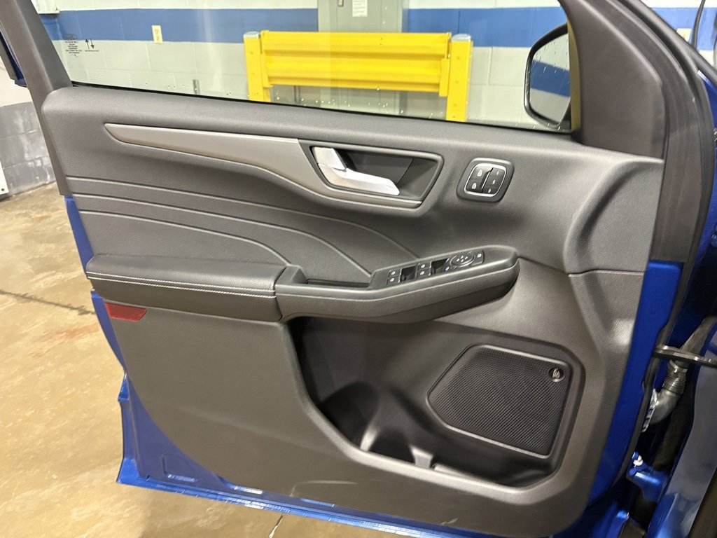 Certified 2023 Ford Escape Active w/ Tech Pack #2 image 17