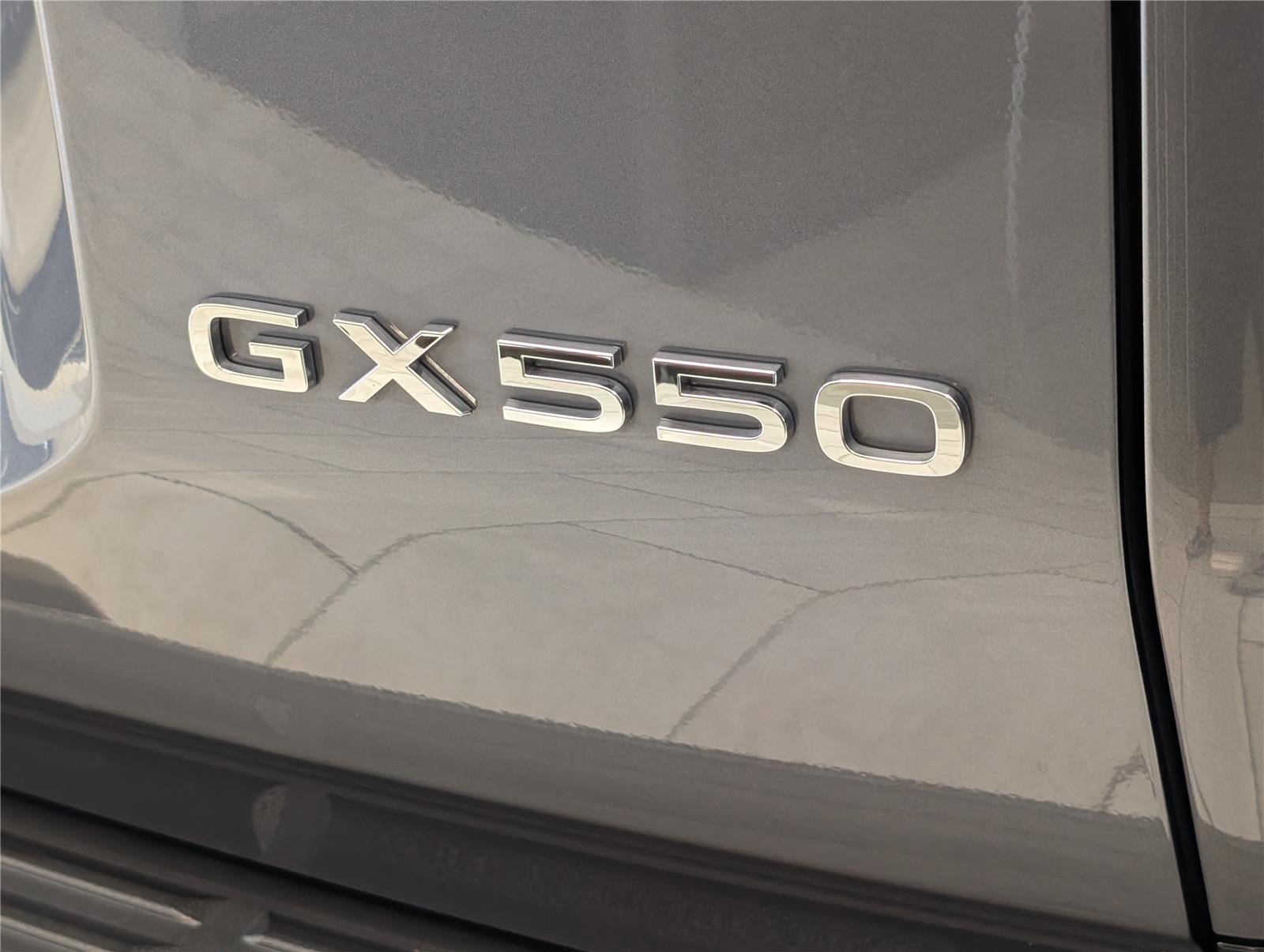 Used 2025 Lexus GX 550 w/ Accessory Package (2T) AWD/4WD image 9