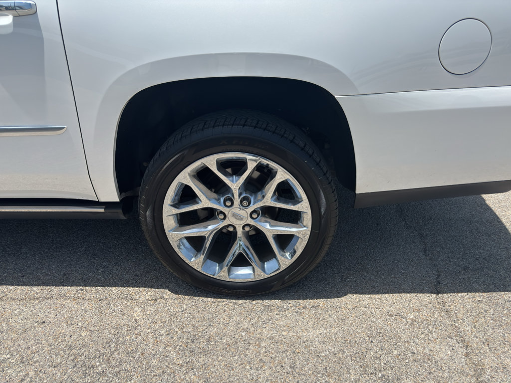 Used 2018 Cadillac Escalade ESV Platinum AWD/4WD image 10