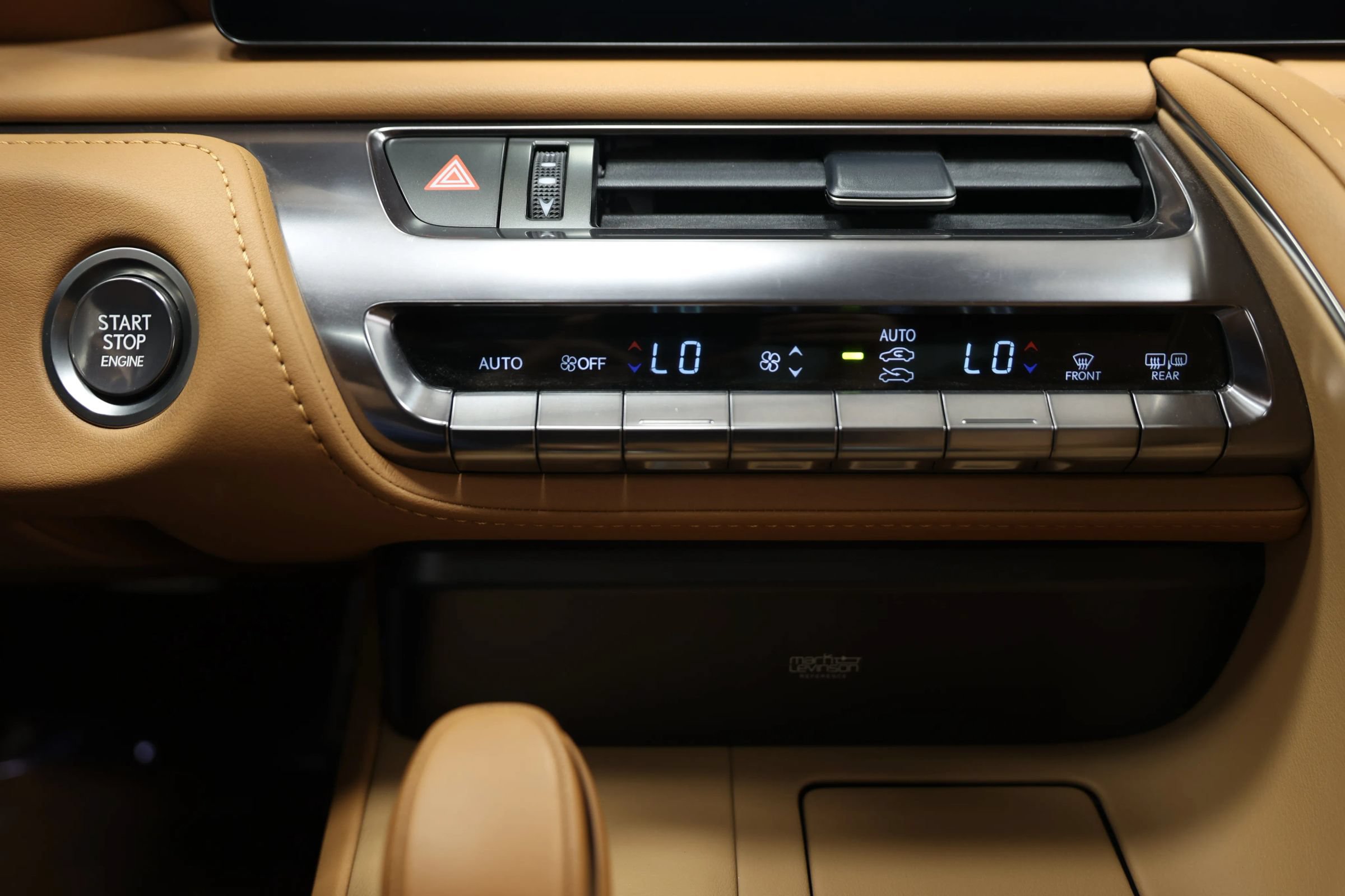 Used 2025 Lexus LC 500 Coupe w/ Touring Package RWD image 39