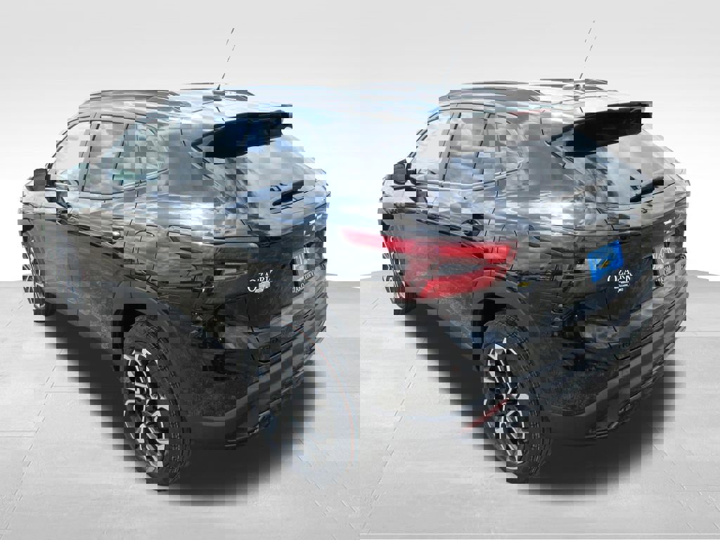 New 2026 Chevrolet Trax RS w/ Sunroof Package FWD image 3