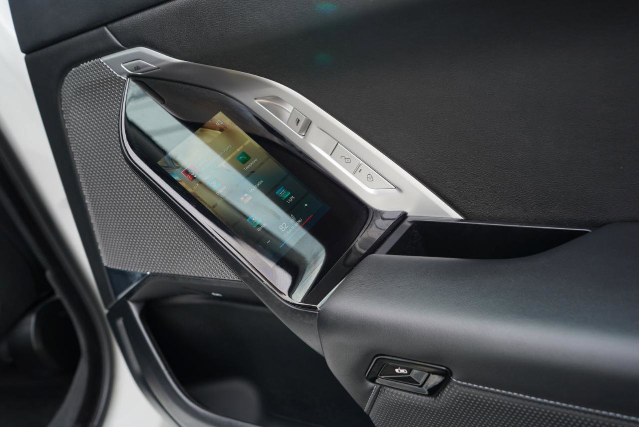 Used 2023 BMW 760i xDrive w/ Executive Package image 60