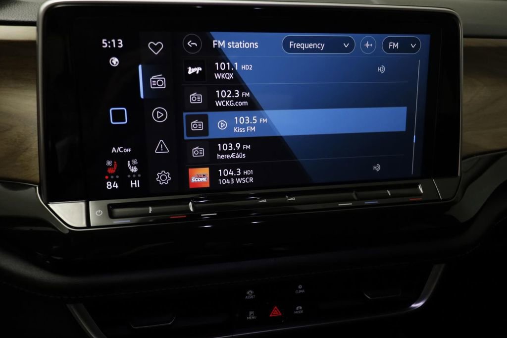 Used 2025 Volkswagen Atlas SE w/ Black Wheel Package image 8