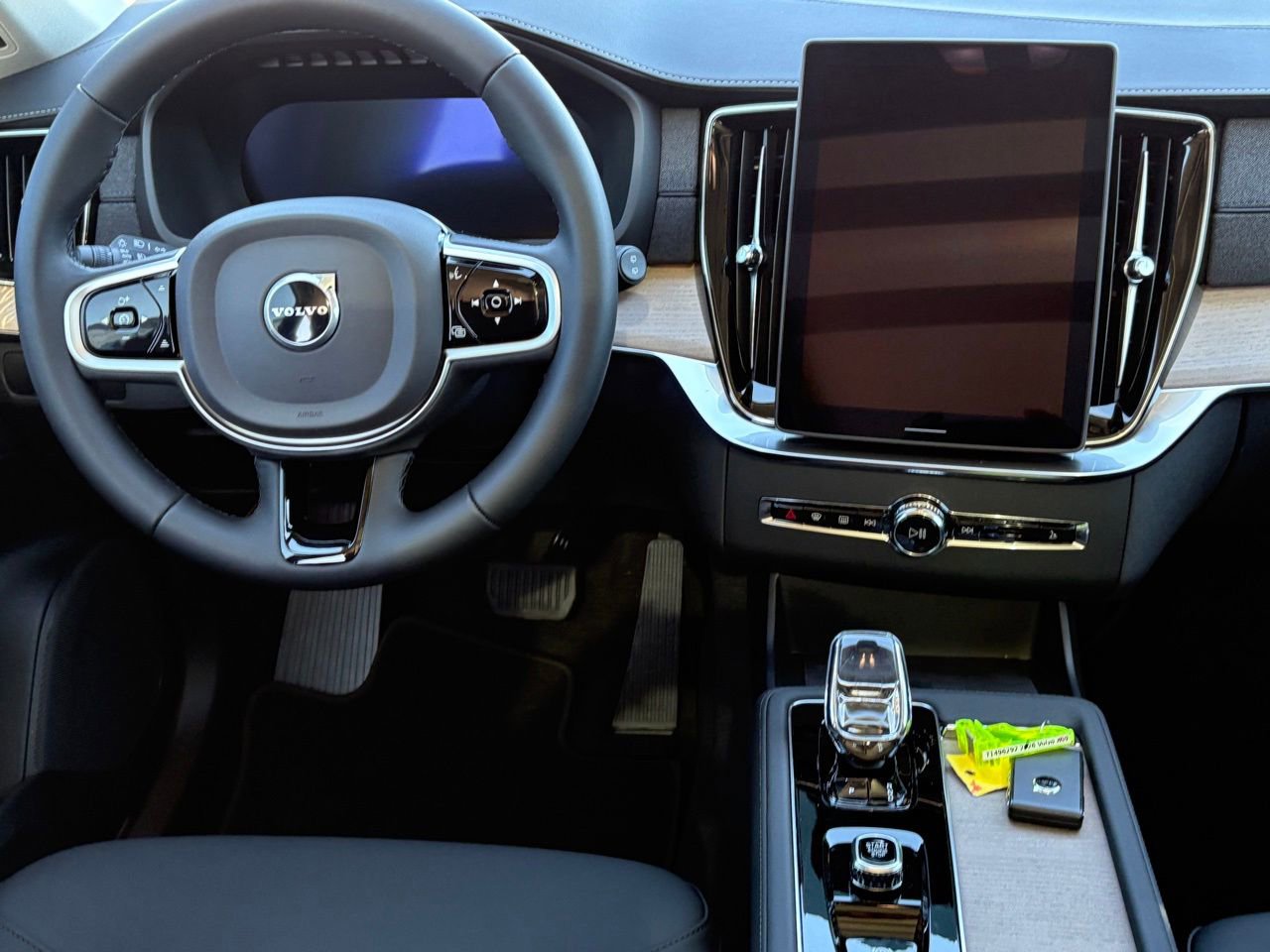 New 2026 Volvo XC90 B6 Plus w/ Protection Package Premier AWD/4WD image 11