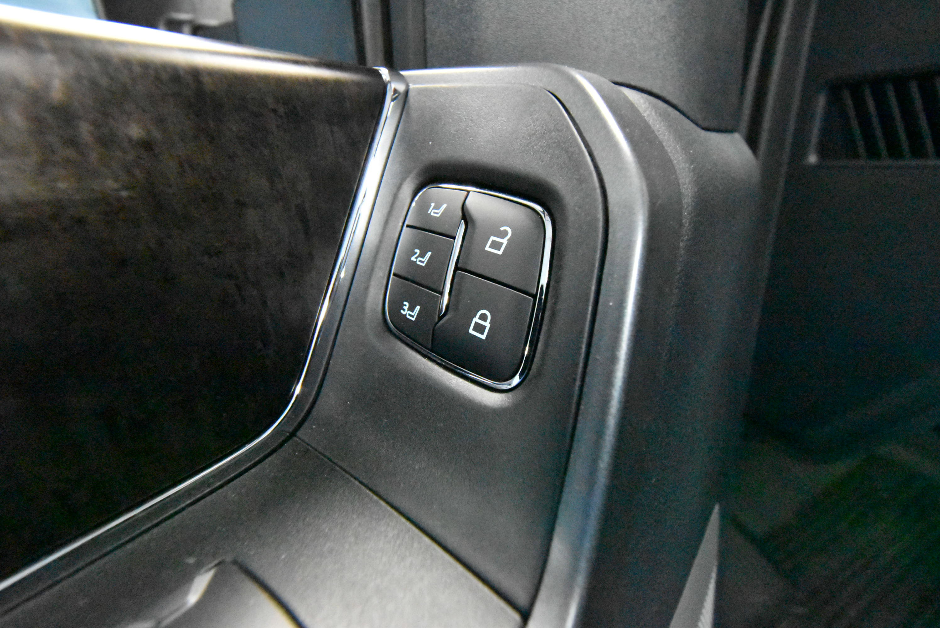 New 2025 Ford F350 Lariat w/ Lariat Ultimate Package image 6