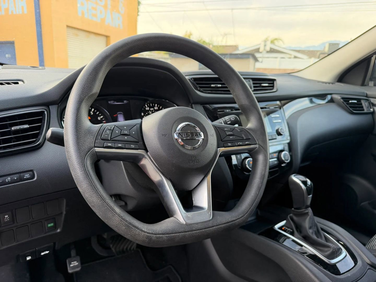 Used 2017 Nissan Rogue Sport SV FWD image 11