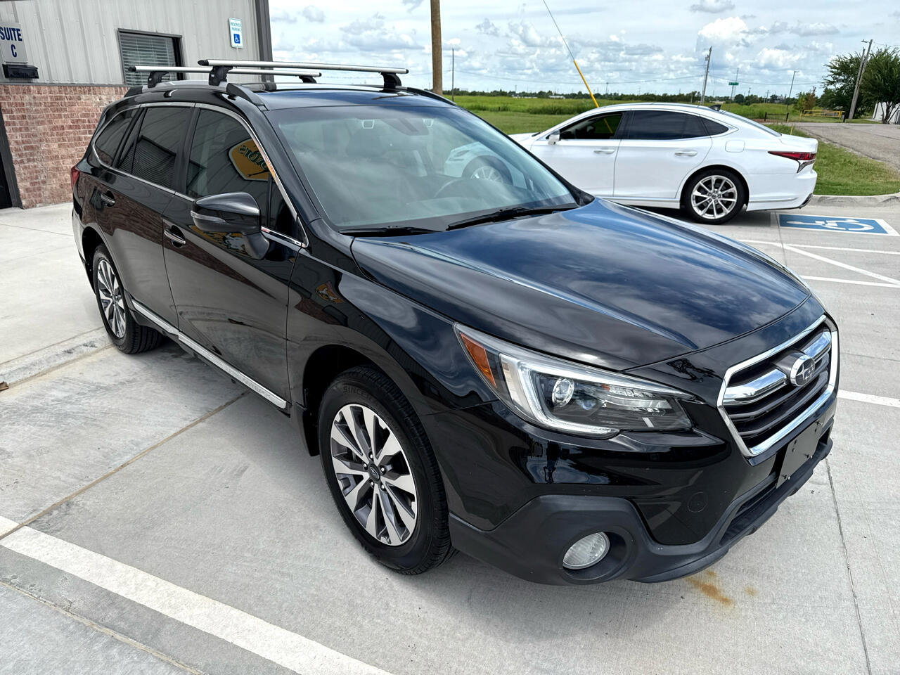 Used 2018 Subaru Outback 2.5i Touring image 6