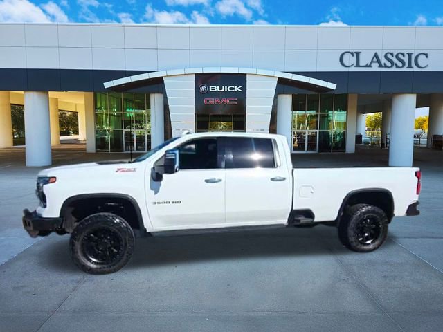 Used 2025 Chevrolet Silverado 3500 LTZ w/ LTZ Premium Package image 4