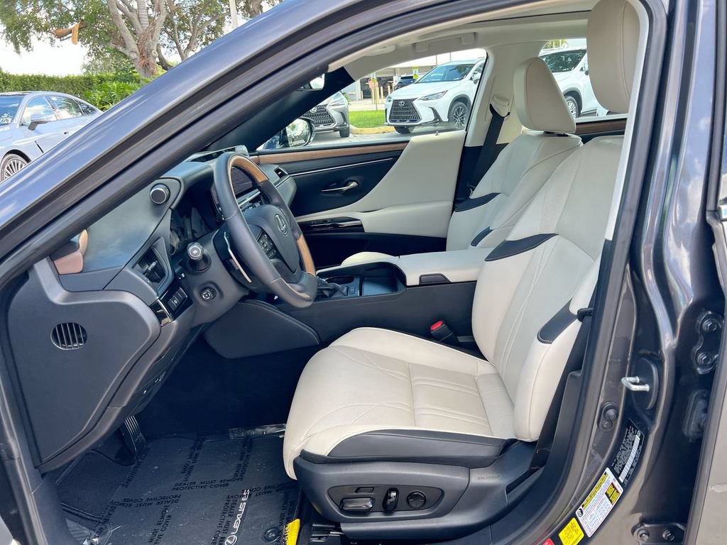 Certified 2024 Lexus ES 350 F Sport w/ Technology Package FWD image 12