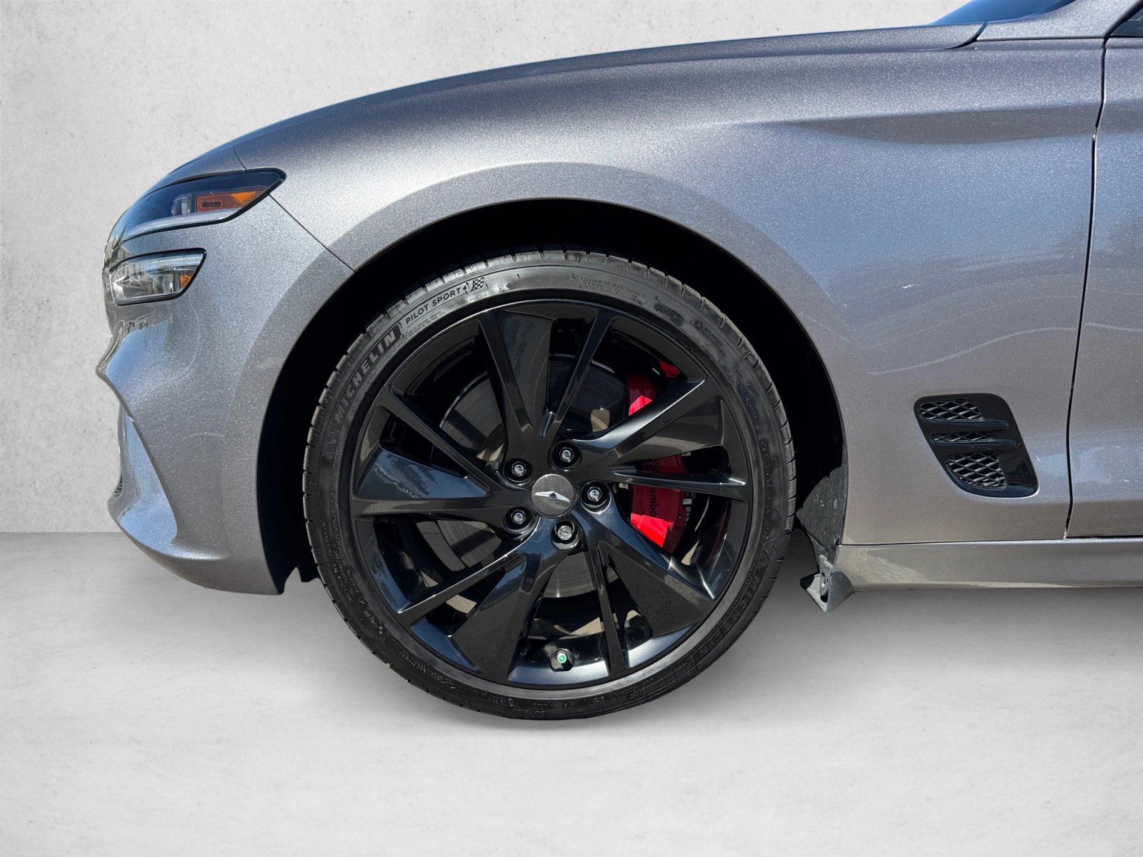 Used 2023 Genesis G70 3.3T w/ Sport Prestige Package RWD image 9